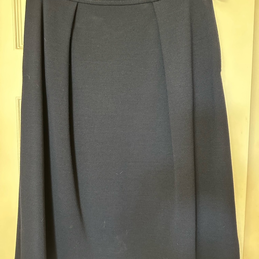 Elegant navy blue St John knits Milano knit Women's Skirt.